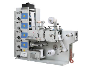 Флексографическая машина с тремя высекательными секциями